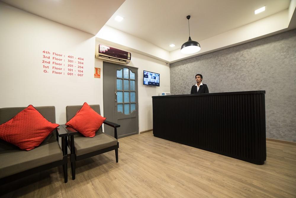 Fabexpress Highway Residency Hotel Мумбай Екстериор снимка