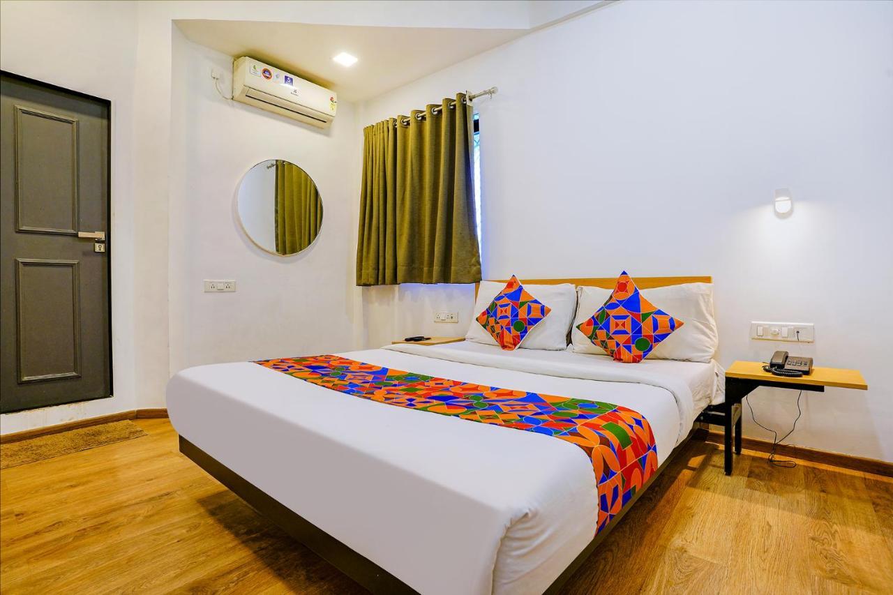 Fabexpress Highway Residency Hotel Мумбай Екстериор снимка